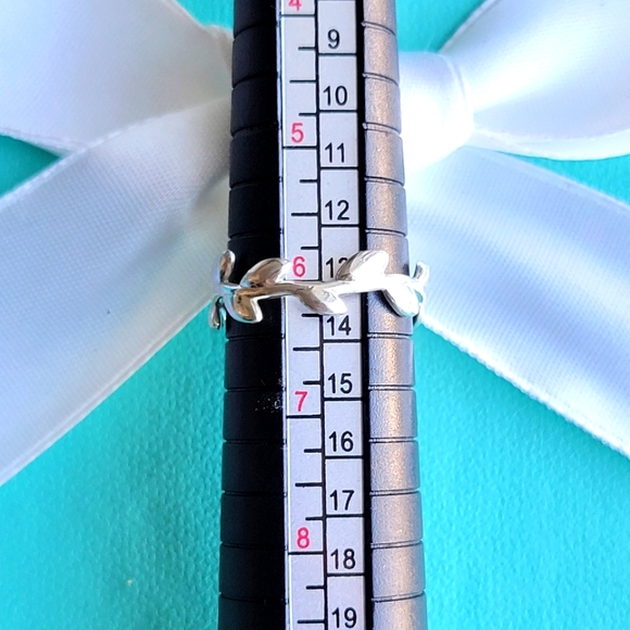 Picasso's olive leaf band ring - Picture 8 of 8